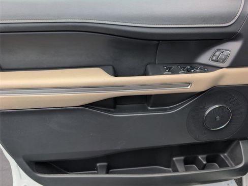 Used 2024 Ford Expedition Max Limited image 15
