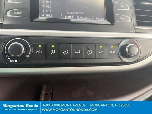 Used 2017 Toyota Highlander LE AWD/4WD image 18