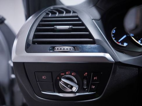 Used 2021 BMW X3 xDrive30i w/ M Sport Package image 19