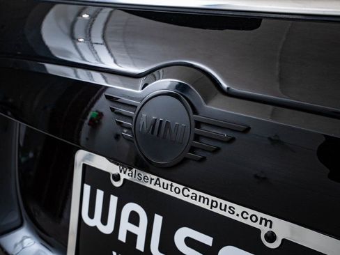 Used 2022 MINI Cooper Countryman S w/ Premium Package image 18