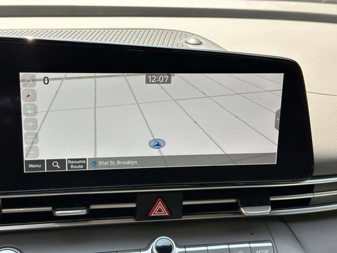 Used 2024 Hyundai Elantra SEL FWD image 21