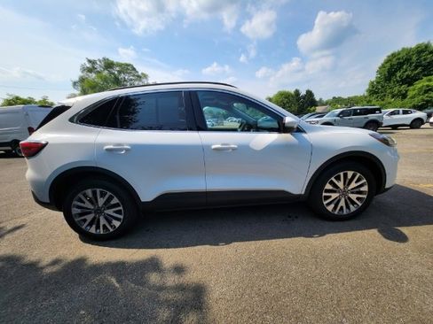 Used 2020 Ford Escape Titanium w/ Titanium Premium Package 2.0 image 9