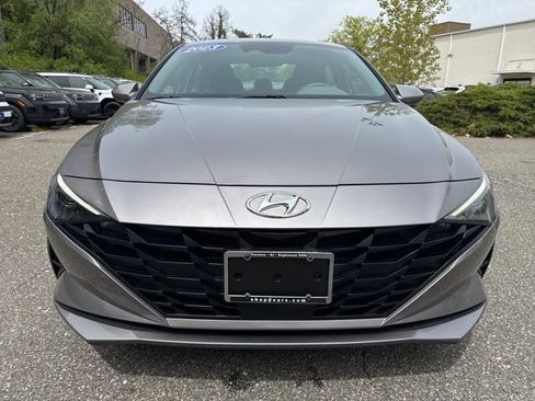 Used 2023 Hyundai Elantra SEL w/ Convenience Package FWD image 2