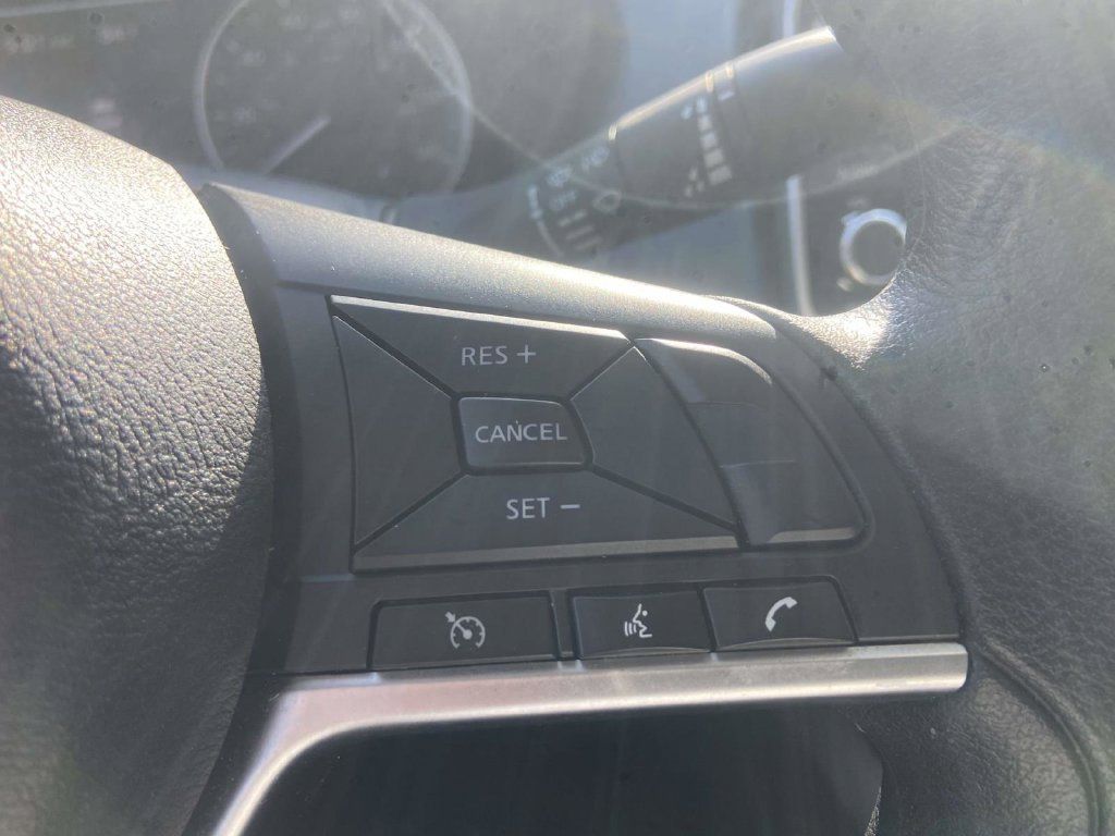Used 2025 Nissan Versa SV FWD image 22
