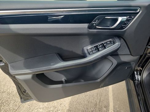 New 2026 Porsche Macan image 11