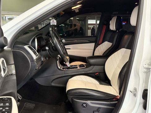 Used 2021 Jeep Grand Cherokee Trackhawk image 25