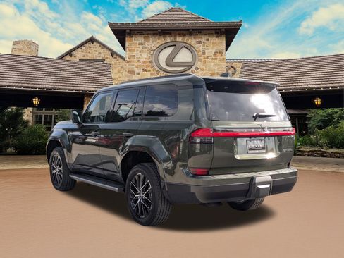 Used 2026 Lexus GX 550 w/ Accessory Package (2T) image 3