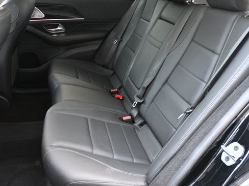Used 2024 Mercedes-Benz GLE 350 4MATIC w/ AMG Line Exterior image 32