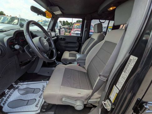 Used 2009 Jeep Wrangler Unlimited X AWD/4WD image 11