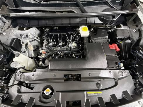 Used 2025 Nissan Pathfinder SV FWD image 30
