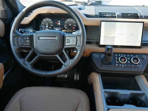 Used 2025 Land Rover Defender 110 V8 image 20