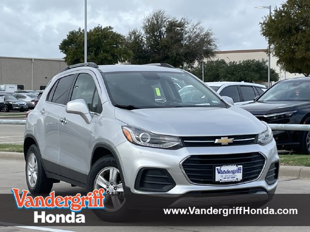 Used 2019 Chevrolet Trax LT w/ LT Convenience Package FWD image 1