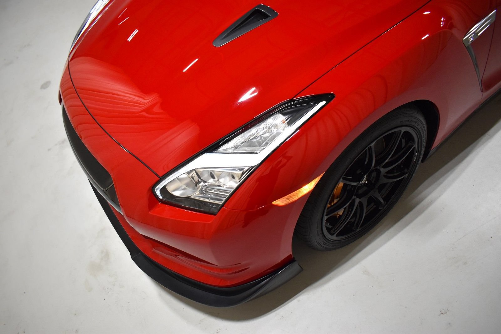 Used 2009 Nissan GT-R Premium AWD/4WD image 12