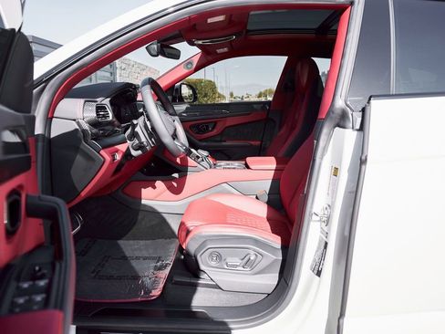 Used 2024 Lamborghini Urus S image 31