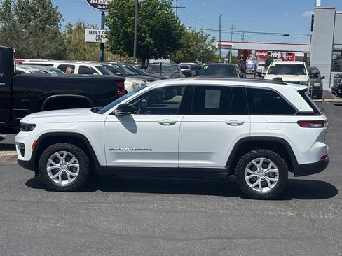 Used 2023 Jeep Grand Cherokee Limited w/ Trailer Tow Prep Group (B) AWD/4WD image 42