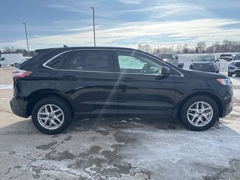 Used 2024 Ford Edge SEL w/ Convenience Package image 4