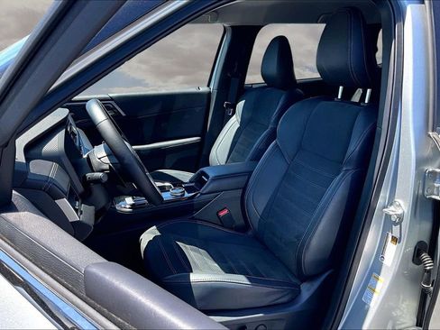 Used 2025 Mitsubishi Outlander SE AWD/4WD image 21