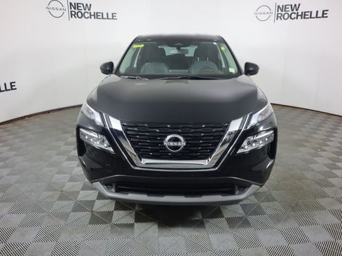 Used 2023 Nissan Rogue SV image 2