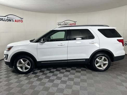 Used 2017 Ford Explorer XLT AWD/4WD image 3