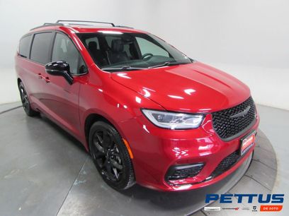 Used 2025 Chrysler Pacifica Limited