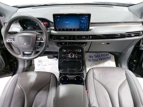 Used 2022 Lincoln Nautilus Reserve AWD/4WD image 9