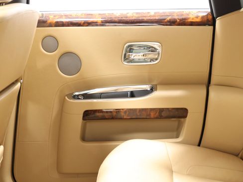 Used 2010 Rolls-Royce Ghost RWD image 57