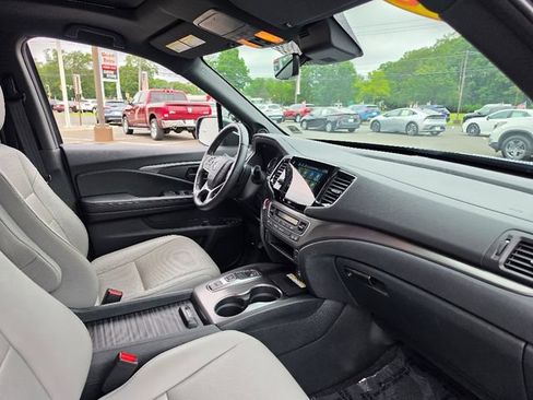 Used 2023 Honda Passport EX-L image 11