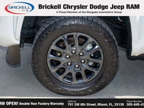 Used 2025 Toyota Tacoma SR5 AWD/4WD image 38