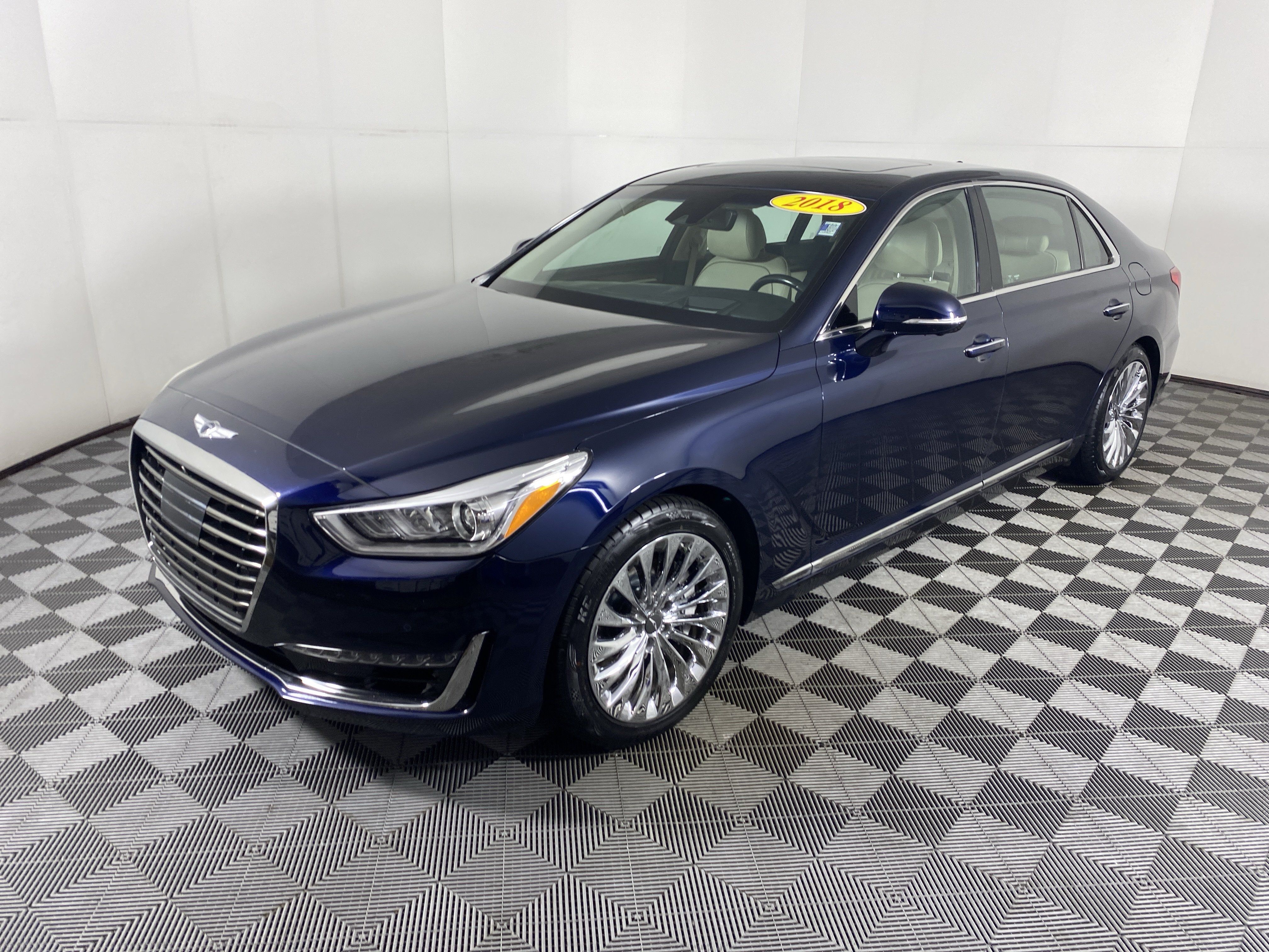 Used 2018 Genesis G90 5.0 Ultimate RWD image 12