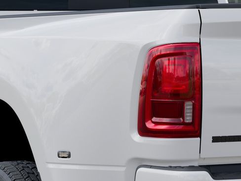New 2026 RAM 3500 Big Horn AWD/4WD image 36