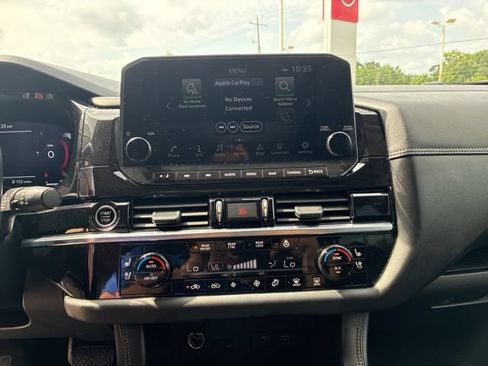 Used 2024 Nissan Pathfinder Platinum FWD image 24