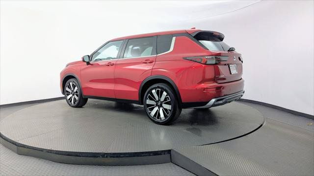 Used 2025 Mitsubishi Outlander SE FWD image 6