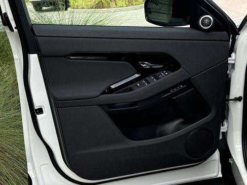 New 2025 Land Rover Range Rover Evoque S image 17