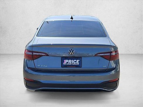 Used 2023 Volkswagen Jetta SE w/ Panoramic Sunroof Package FWD image 7