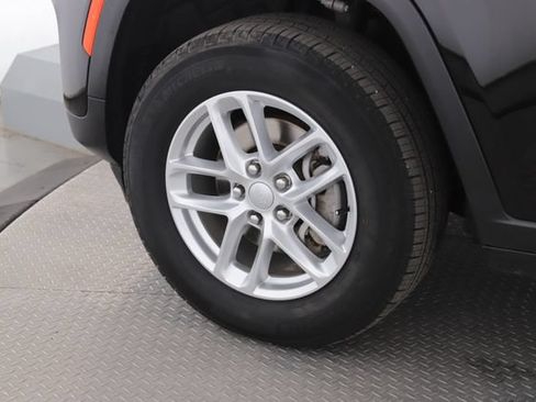Used 2025 Jeep Grand Cherokee Laredo X AWD/4WD image 13