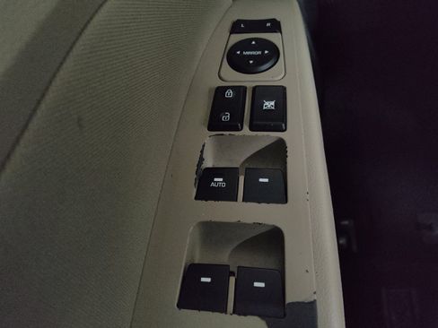 Used 2018 Hyundai Elantra Value Edition w/ Cargo Package image 27