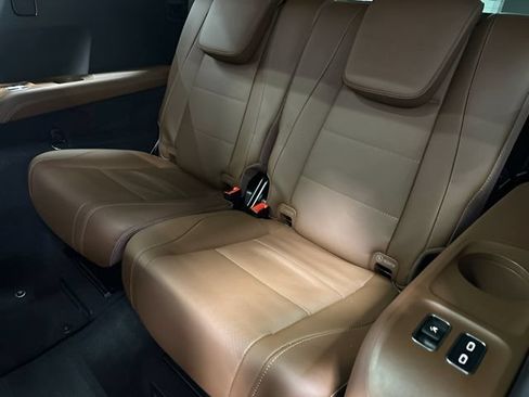 Certified 2024 Mercedes-Benz GLS 450 4MATIC image 32