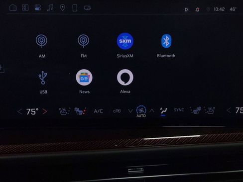 Used 2024 Chevrolet Traverse RS image 20