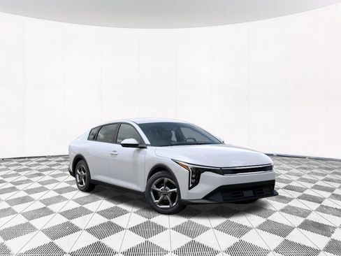 New 2026 Kia K4 FWD image 11