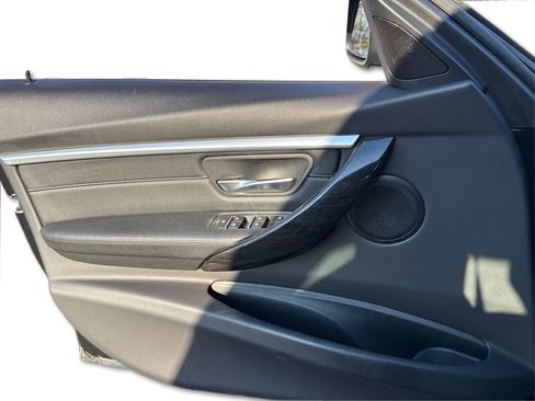 Used 2018 BMW 330i xDrive 330i xDrive Sedan 4D w/ Convenience Package image 23