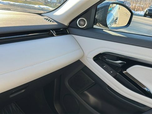 Used 2022 Land Rover Range Rover Evoque R-Dynamic SE image 18