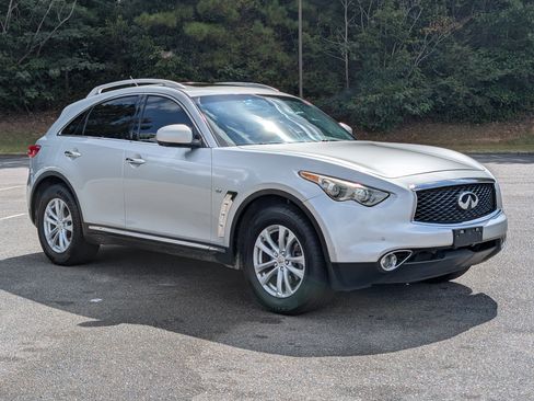Used 2017 INFINITI QX70 AWD w/ Premium Package image 9