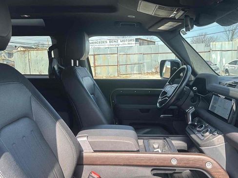 Used 2022 Land Rover Defender 90 X-Dynamic S AWD/4WD image 10
