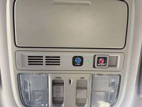 Used 2018 Honda Accord Touring image 25