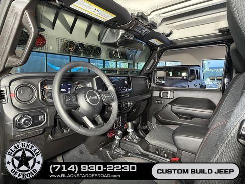 Used 2025 Jeep Wrangler Unlimited Rubicon AWD/4WD image 14