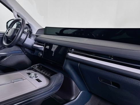 Used 2025 Lincoln Navigator Reserve AWD/4WD image 28