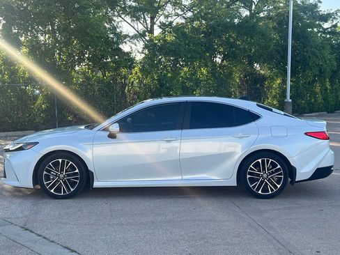Used 2025 Toyota Camry XLE w/ Premium Package FWD image 16