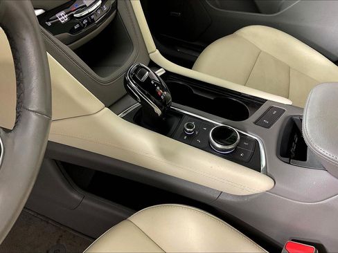 Certified 2023 Cadillac XT5 Premium Luxury image 18