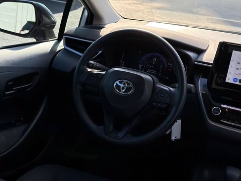 Used 2026 Toyota Corolla LE FWD image 28