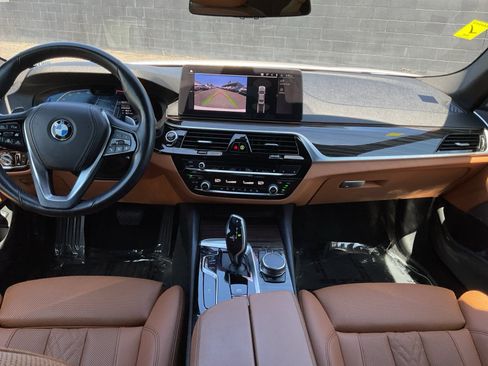 Used 2023 BMW 530i w/ Premium Package RWD image 15